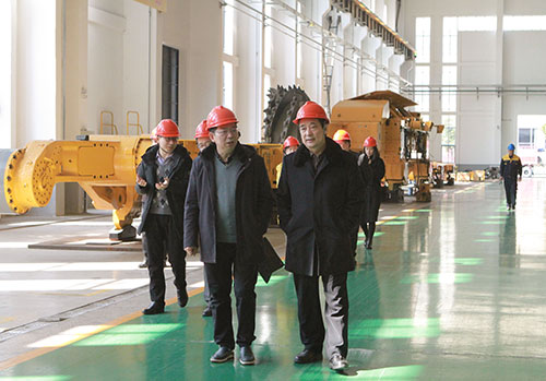中國煤機協(xié)會領(lǐng)導蒞臨創(chuàng)力集團調(diào)研指導(圖3) 中國煤機協(xié)會領(lǐng)導蒞臨創(chuàng)力集團調(diào)研指導(圖3)