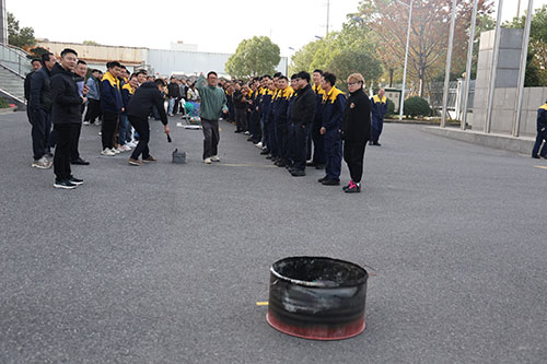 飛奪瀘定橋4.jpg 躍動(dòng)創(chuàng)力 智勝未來(lái) | 創(chuàng)力集團(tuán)2025年主題運(yùn)動(dòng)會(huì)圓滿落幕(圖25)